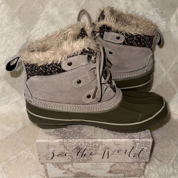 Khombu 7 KERI Green Taupe Short Winter Duck Booties - Picture 11 of 15